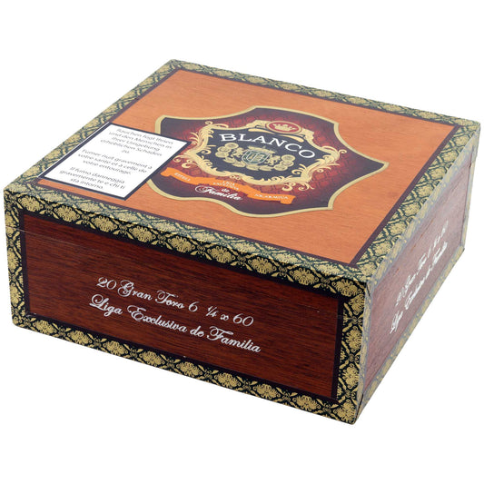 Blanco Liga Exclusiva de Familia Connecticut Shade Gran Toro Zigarre