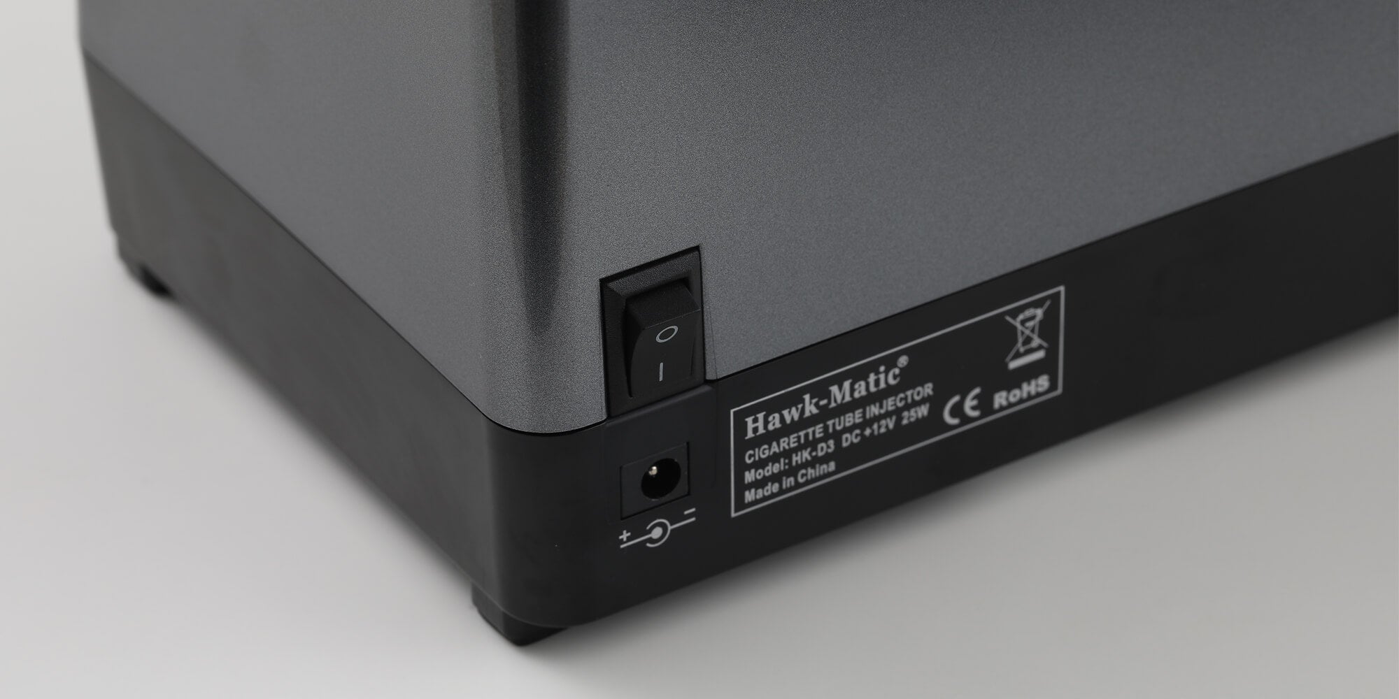Rückseite der Hawk-Matic HK-3 mit Netzschalter, Anschlussbuchse und Typenschild