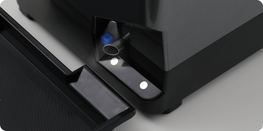 Beleuchteter Hülsenstutzen und magnetische Auffangschale der Hawk-Matic HK-3