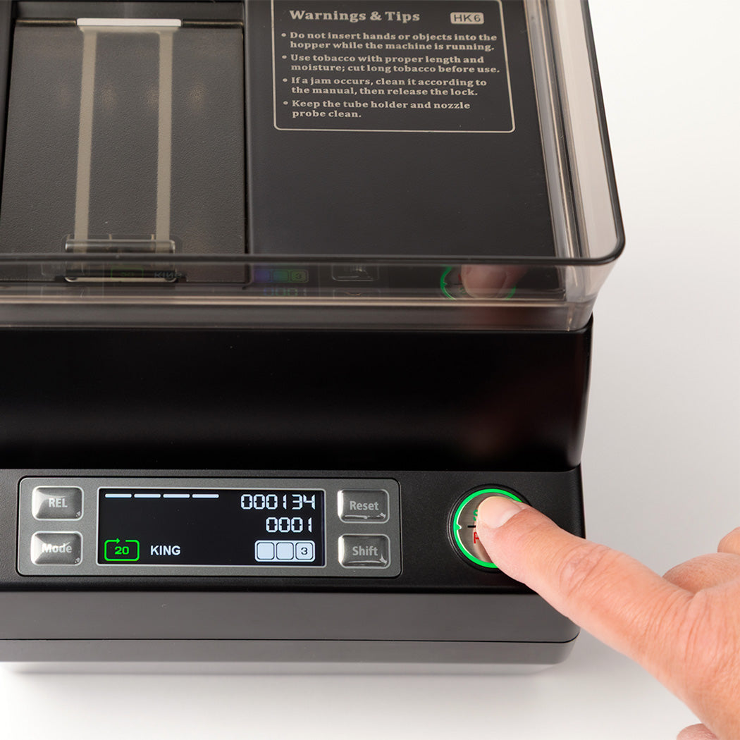 Bedienfeld der Hawk-Matic HK-6 mit beleuchtetem LCD-Display und Start-/Pause-Taste