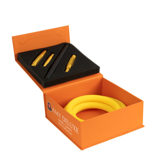 Amy Deluxe Schlauchset Box in Gold mit Silikonschlauch und Mundstück in der Verpackung